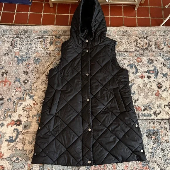 Awesome French Connection Black Quilted, Hooded Vest!  New without tags! - Picture 2 of 7